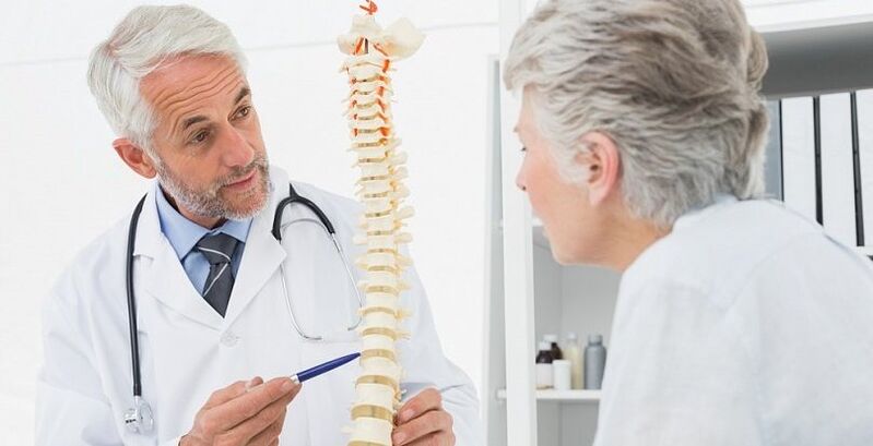 Enderezo a un especialista con signos de osteocondrose
