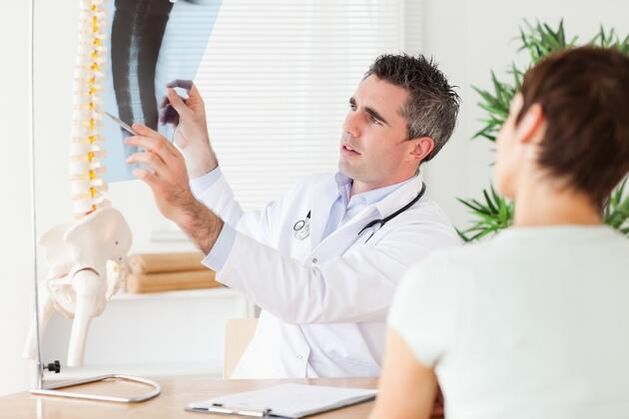 Consulta cun especialista en osteocondrose cervical