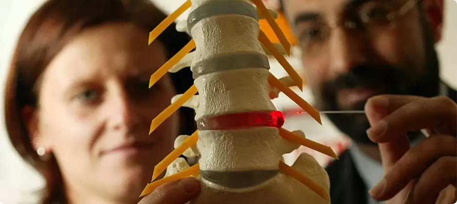 Hernia intervertebral con osteocondrose